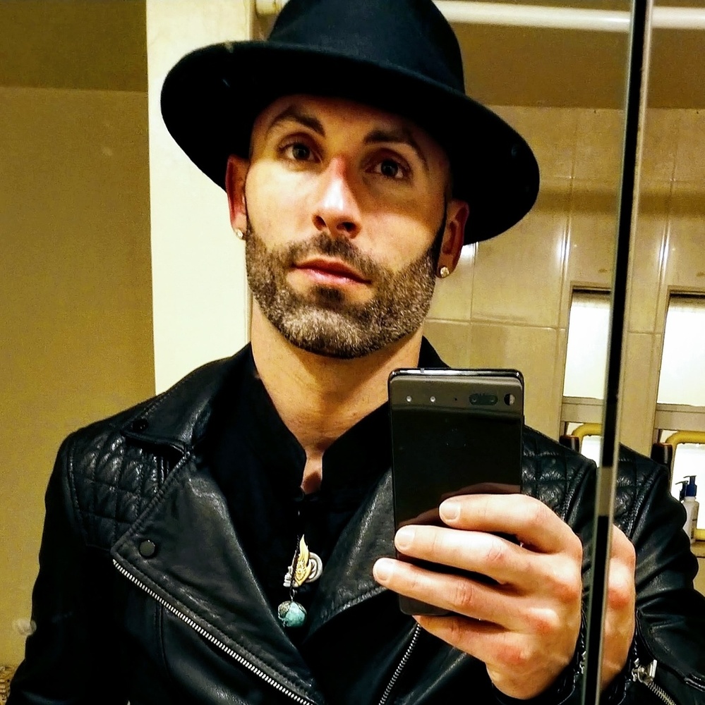 Meet your Posher, Eric